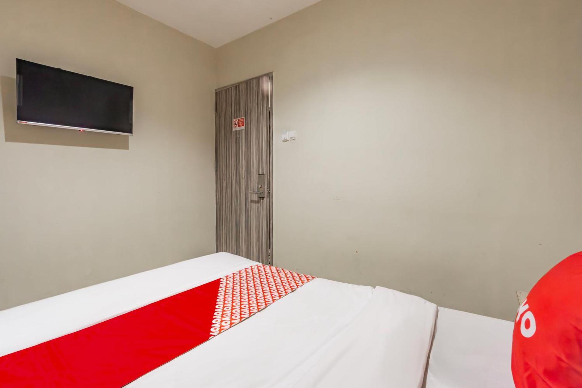 Ace Business Hotel Galaxy Сурабая Экстерьер фото