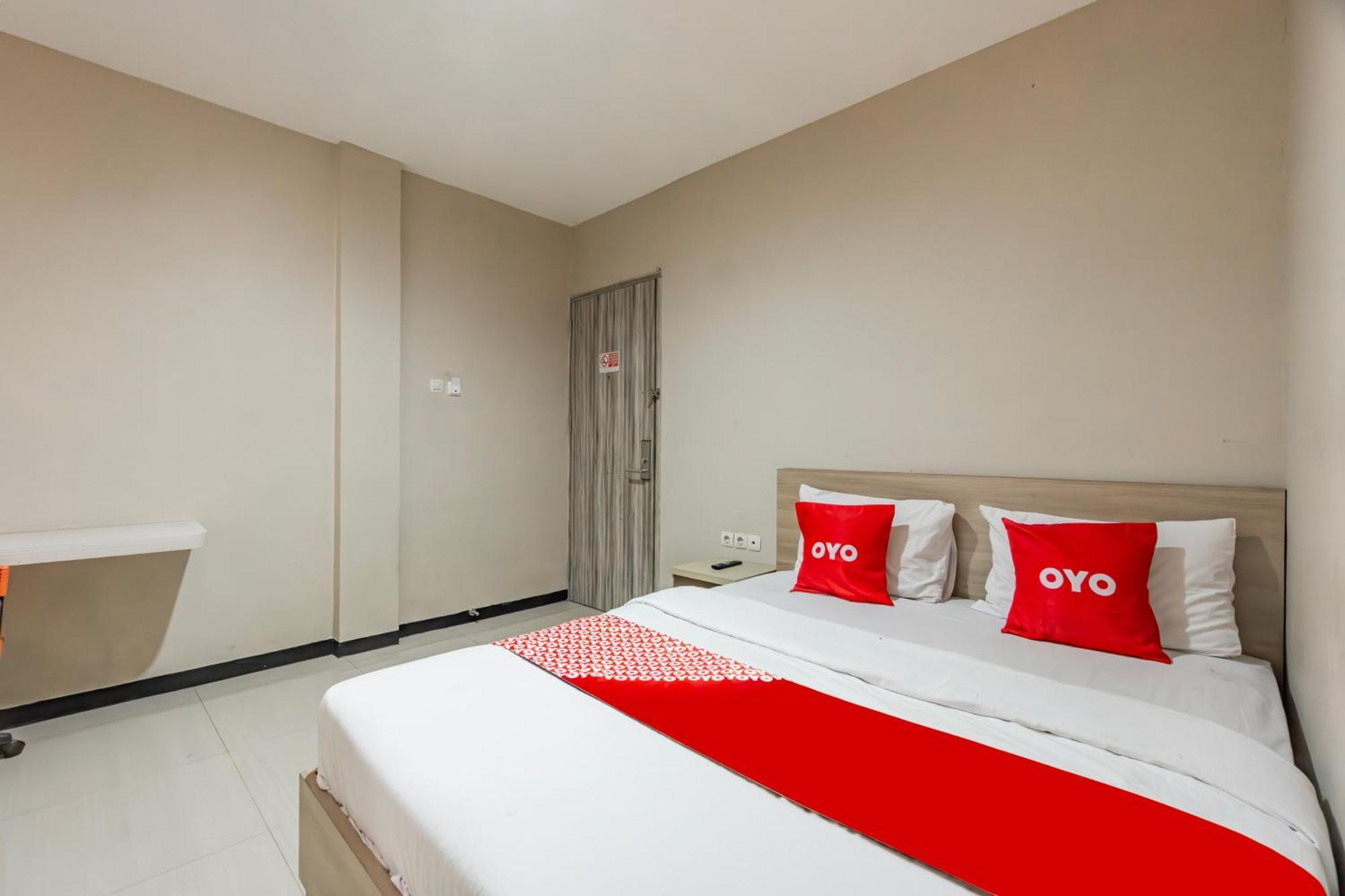 Ace Business Hotel Galaxy Сурабая Экстерьер фото
