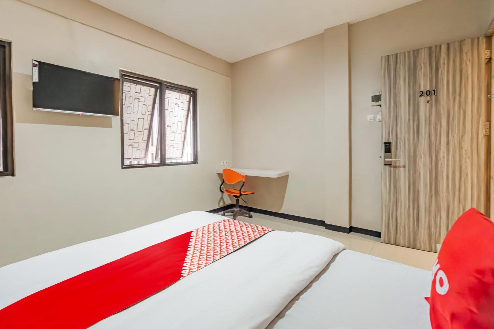 Ace Business Hotel Galaxy Сурабая Экстерьер фото